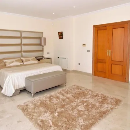 Villa Marbella Sea View 10 Bedrooms *