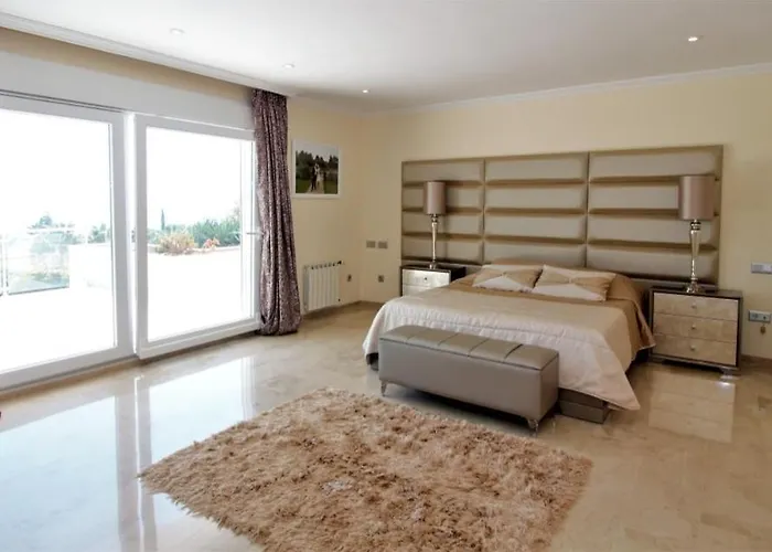 Marbella Sea View 10 Bedrooms *