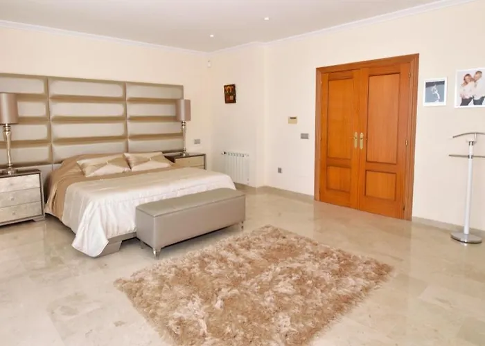 Villa Marbella Sea View 10 Bedrooms *