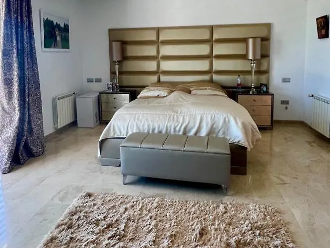 Marbella Sea View 10 Bedrooms *