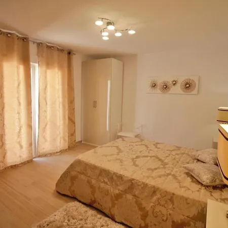 Villa Marbella Sea View 10 Bedrooms *