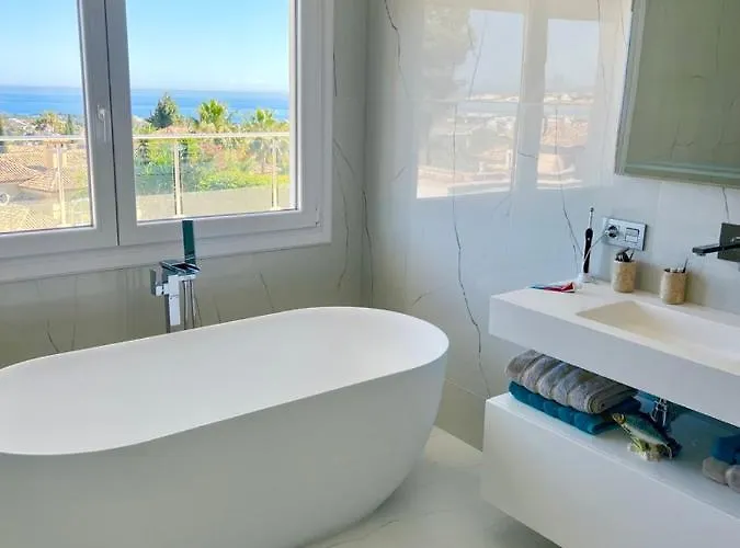 Marbella Sea View 10 Bedrooms Villa *