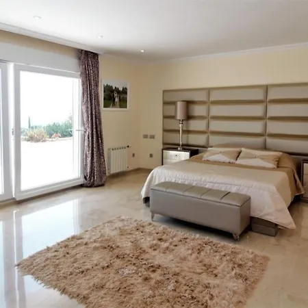 Marbella Sea View 10 Bedrooms *